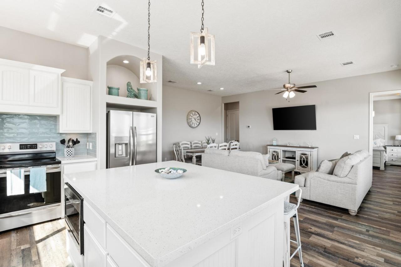 Stylish 4Br Crystal Beach Retreat Walk To Beach Bolivar Peninsula Екстер'єр фото