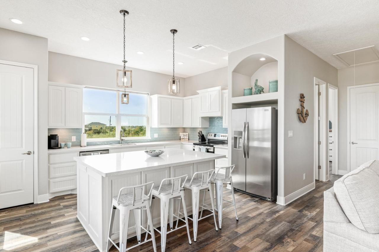 Stylish 4Br Crystal Beach Retreat Walk To Beach Bolivar Peninsula Екстер'єр фото